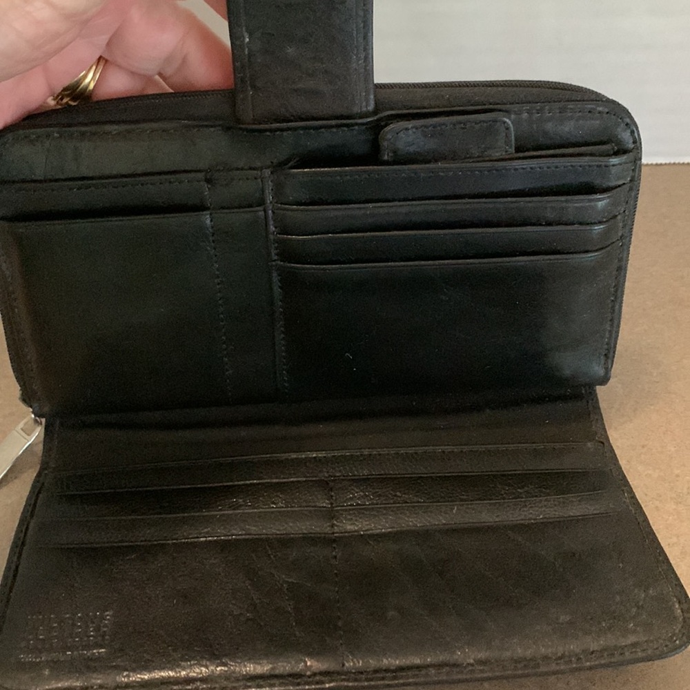 Wilson Leather Black Leather Wallet - Picture 4 of 8